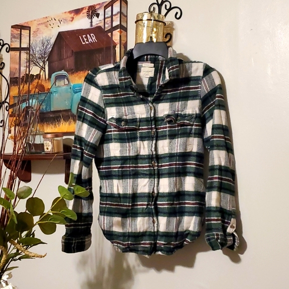 American Eagle Outfitters Tops - American Eagle Outfitters shirt